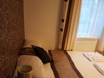 Hotel The Avari 2*