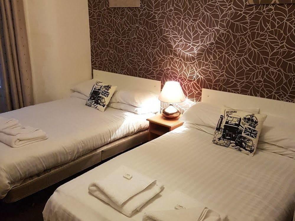 Hotel The Avari 2*